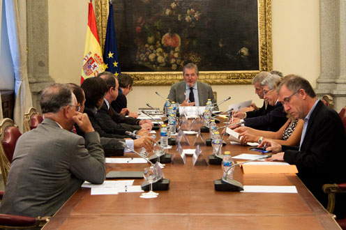 9/09/2015. El ministro Méndez de vigo se reune con los presidentes y vicepresidentes de las entidades de gestión de derechos de la coalición de cre...