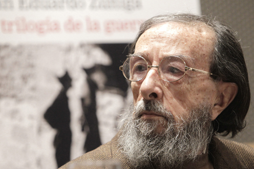 Juan Eduardo Zúñiga, Premio Nacional de las Letras (Foto: EFE)