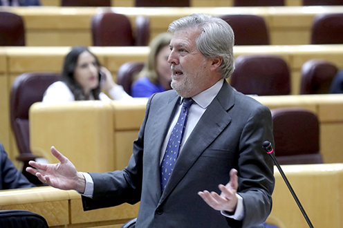 El ministro de Educación, Cultura y Deporte y portavoz del Gobierno, Íñigo Méndez de Vigo, en el Senado