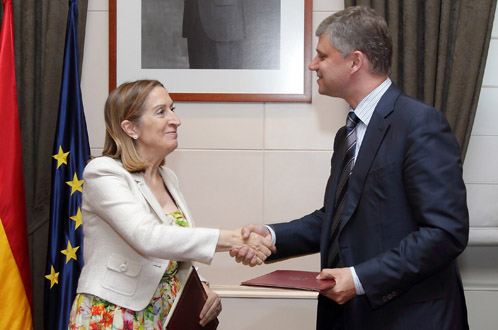 15/06/2015. España y Rusia firman un acuerdo sobre cooperación en materia de transporte e infraestructuras. La ministra de Fomento, Ana Past...