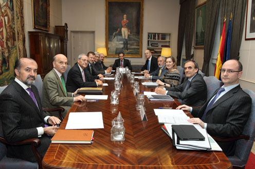 Reunión entre la ministra y representantes de la Unión de Empresas Siderúrgicas. (Foto Ministerio)