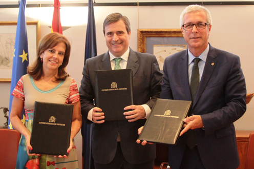 Pilar Platero, Miguel Cardenal y Josep Fèlix Ballesteros (Foto: Ministerio de Hacienda y Administraciones Públicas)