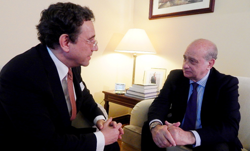 .- El ministro del Interior, Jorge Fernández Díaz y el embajador de la Union Europea (Foto: Ministerio de Interior)