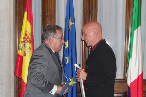 El ministro del Interior, Juan Ignacio Zoido, y su homólogo italiano, Marco Minniti