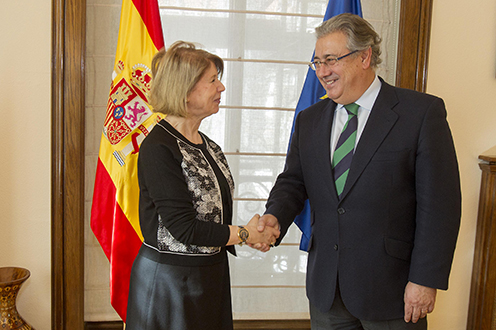 El ministro del Interior, Juan Ignacio Zoido, se reúne con la embajadora argelina en España