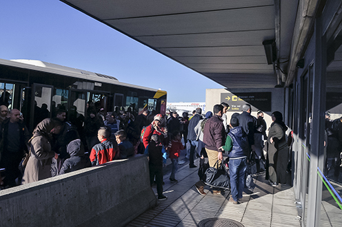 Llegada de 203 refugiados sirios al aeropuerto Adolfo Suárez Madrid-Barajas 