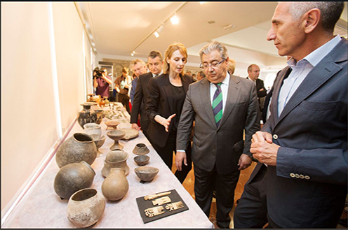 24/05/2018. Zoido preside la entrega al Museo Arqueológico de Sevilla de 791 piezas recuperadas por la Policía Nacional