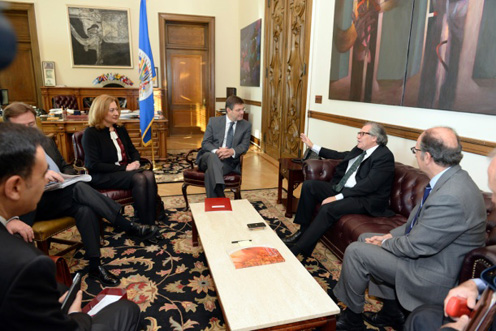 Rafael Catalá durante la reunión con el secretario de la OEA. (Foto Ministerio)