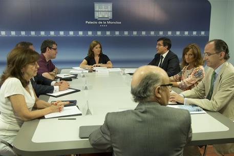 3/08/2015. Preparación de la presentación de los Presupuestos 2016. La vicepresidenta del Gobierno, Soraya Sáenz de Santamaría, y el ministr...