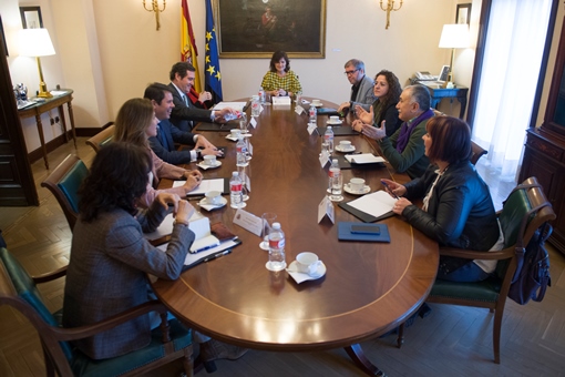 Imagen de la reunión presidida por la ministra Carmen Calvo