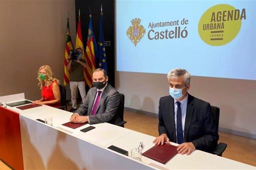 Amparo Marco, alcaldesa de Castellón; José Luis Ábalos, ministro; Iñaqui Carnicero, director general