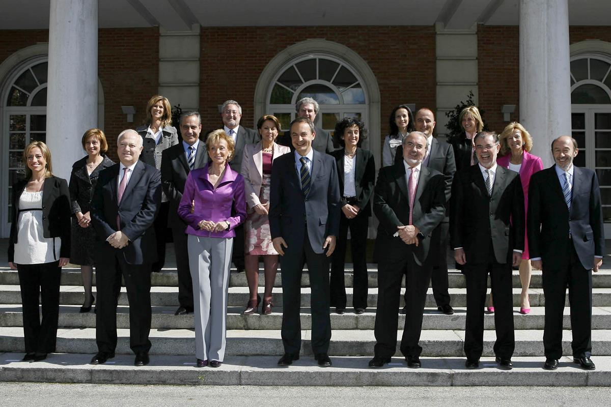 14/04/2008. Foto de familia del Gobierno de José Luis Rodríguez Zapatero, tras las Elecciones Generales de 2008