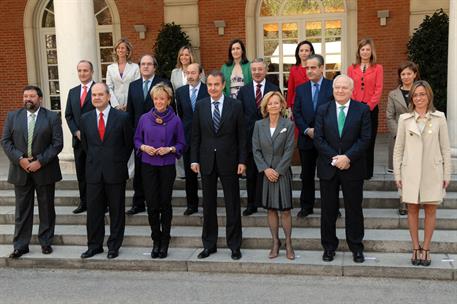 8/04/2009. Foto de familia del Gobierno de José Luis Rodríguez Zapatero, tras la remodelación anunciada el 7 de abril de 2009 y la modificación de ...