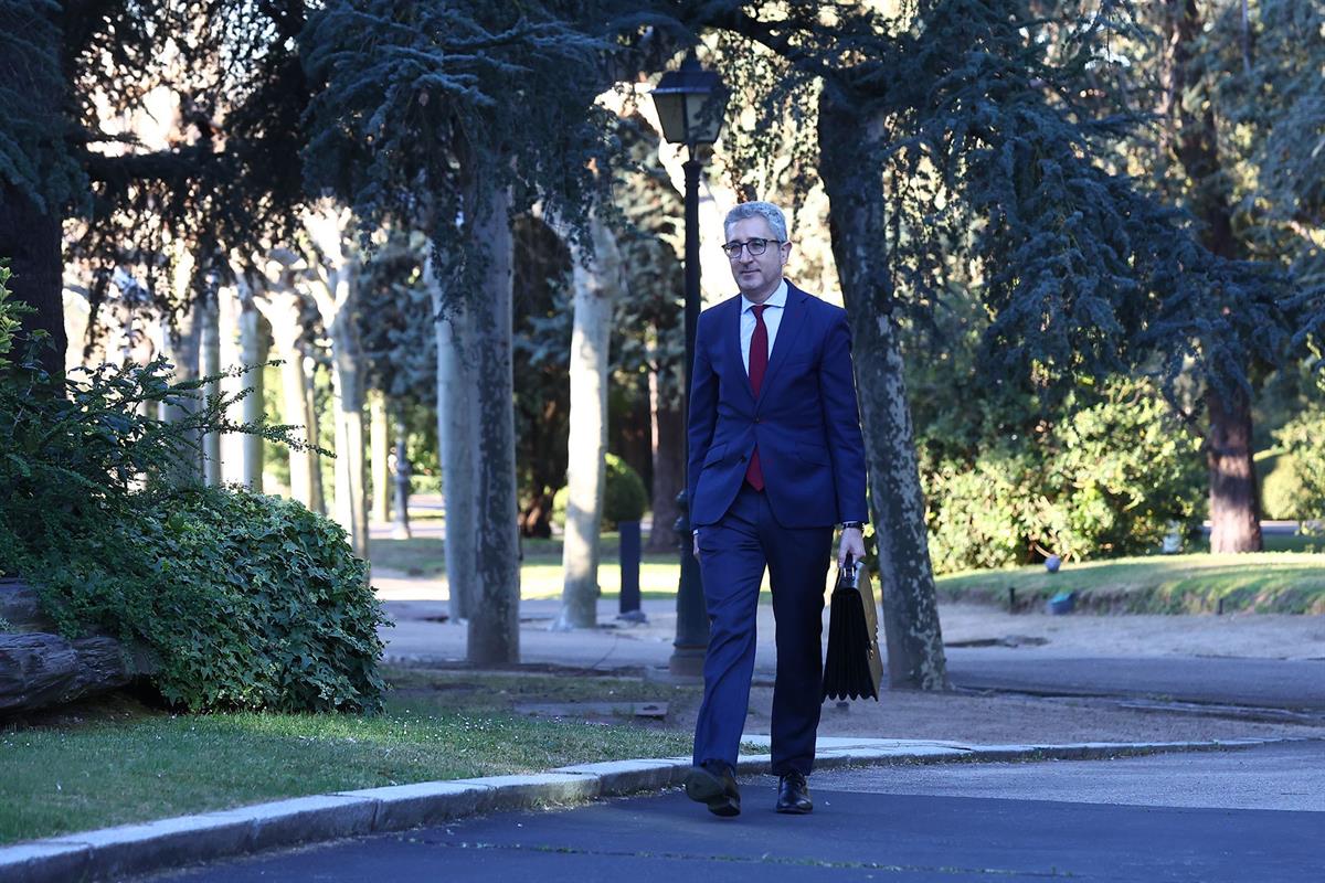 31/03/2026. Arcadi España in the gardens of the Moncloa Palace. The Minister for Finance, Arcadi España, in the gardens of the Moncloa Palace