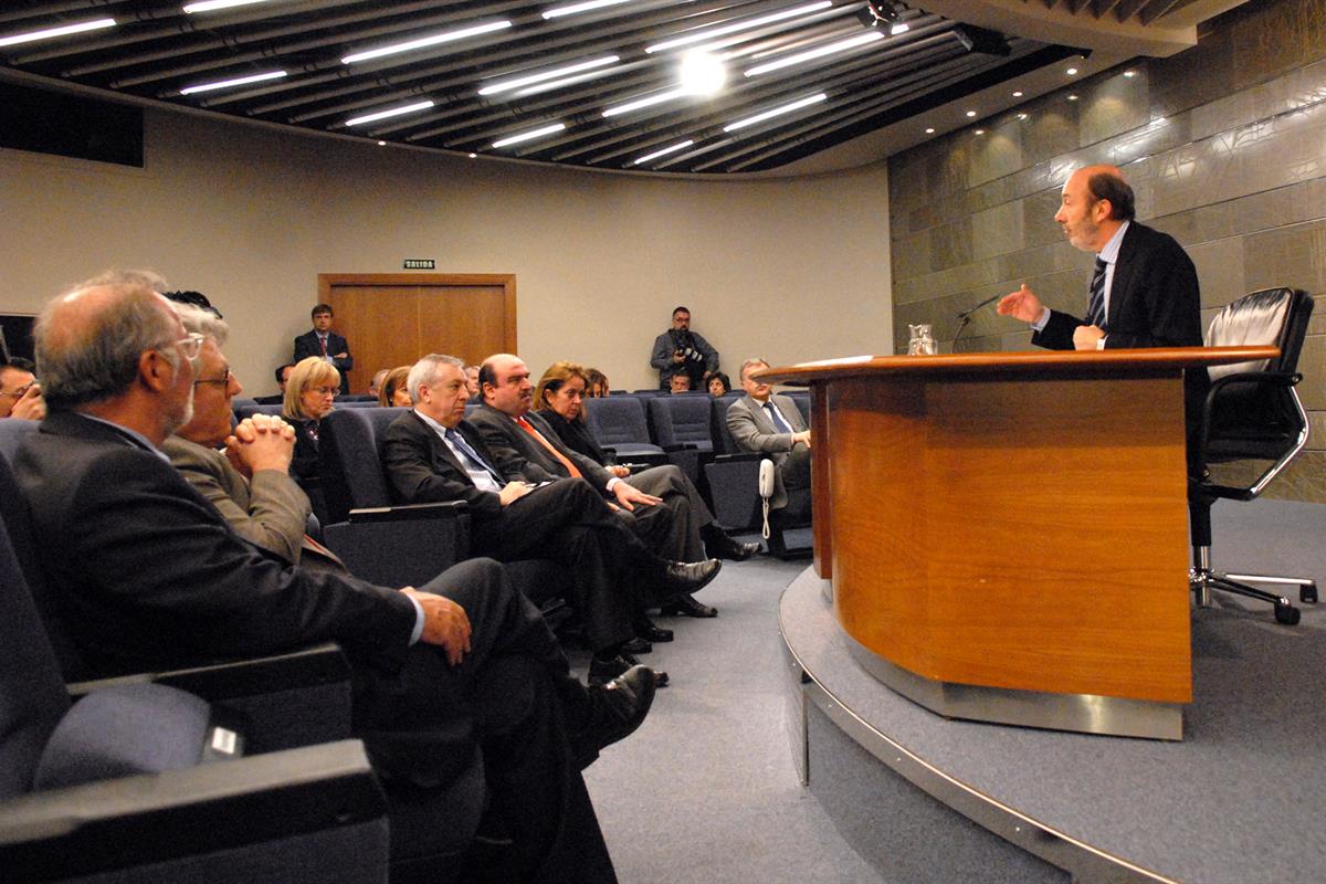 25/02/2011. Consejo de Ministros: vicepresidente Alfredo Pérez Rubalcaba. El vicepresidente primero, ministro del Interior y portavoz del Go...