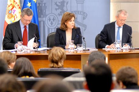 21/12/2012. Consejo de Ministros: Sáenz de Santamaría, Gallardón y Morenés. La vicepresidenta, ministra de la Presidencia y Portavoz, Soraya...