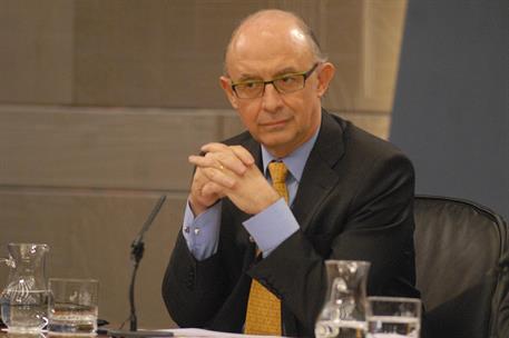 27/01/2012. Consejo de Ministros: Soraya Sáenz, Montoro y Soria. El ministro de Hacienda y Administraciones Públicas, Cristobal Montoro, dur...