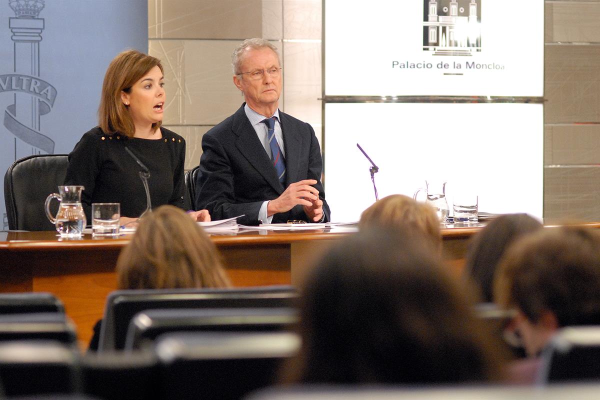 18/01/2013. Consejo de Ministros: Sáenz de Santamaría y Morenés. La vicepresidenta, ministra de la Presidencia y Portavoz, Soraya Sáenz de S...