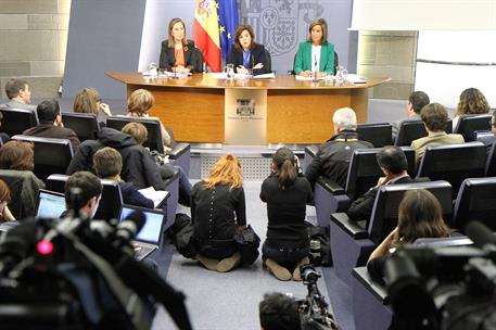 5/04/2013. Consejo de Ministros: Sáenz de Santamaría, Pastor y Mato. La vicepresidenta del Gobierno, ministra de la Presidencia y Portavoz, ...