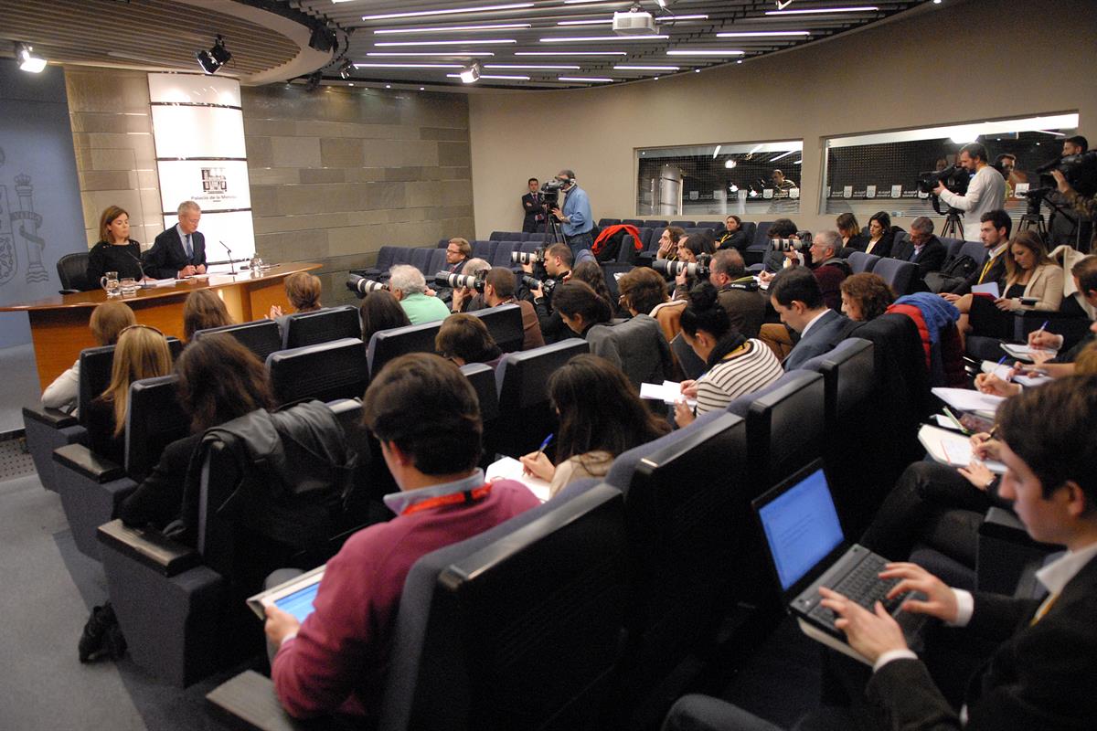 18/01/2013. Consejo de Ministros: Sáenz de Santamaría y Morenés. La vicepresidenta, ministra de la Presidencia y Portavoz, Soraya Sáenz de S...