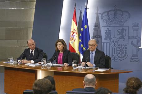 26/04/2013. Consejo de Ministros: Soraya Sáenz,Montoro y De Guindos. La vicepresidenta del Gobierno, ministra de la Presidencia y portavoz, ...