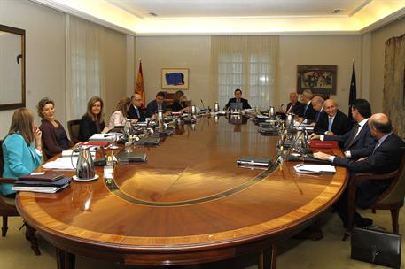 3/10/2014. Reunión del nuevo Ejecutivo para celebrar el Consejo de Ministros. El Presidente del Gobierno, Mariano Rajoy, reunido junto al nu...