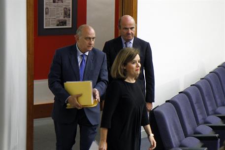 3/10/2014. Consejo de Ministros: Sáenz de Santamaría, De Guindos y Fernández Díaz. La vicepresidenta del Gobierno, ministra de la Presidenci...