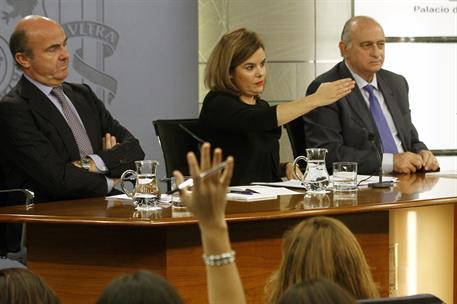 3/10/2014. Consejo de Ministros: Sáenz de Santamaría, De Guindos y Fernández Díaz. La vicepresidenta del Gobierno, ministra de la Presidenci...