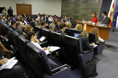 19/09/2014. Consejo de Ministros: Sáenz de Santamaría y Soria. Imagen de la sala de prensa durante la intervención de la vicepresidenta del ...
