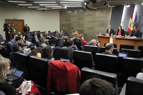 19/12/2014. Consejo de Ministros: Sáenz de Santamaría, Montoro y Báñez. La vicepresidenta del Gobierno, ministra de la Presidencia y portavo...