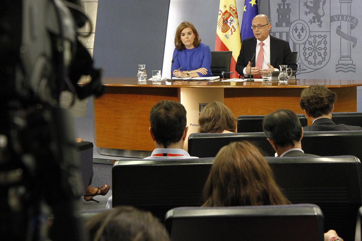 25/07/2014. Consejo de Ministros: Sáenz de Santamaría y Montoro. La vicepresidenta del Gobierno, ministra de la Presidencia y portavoz del G...