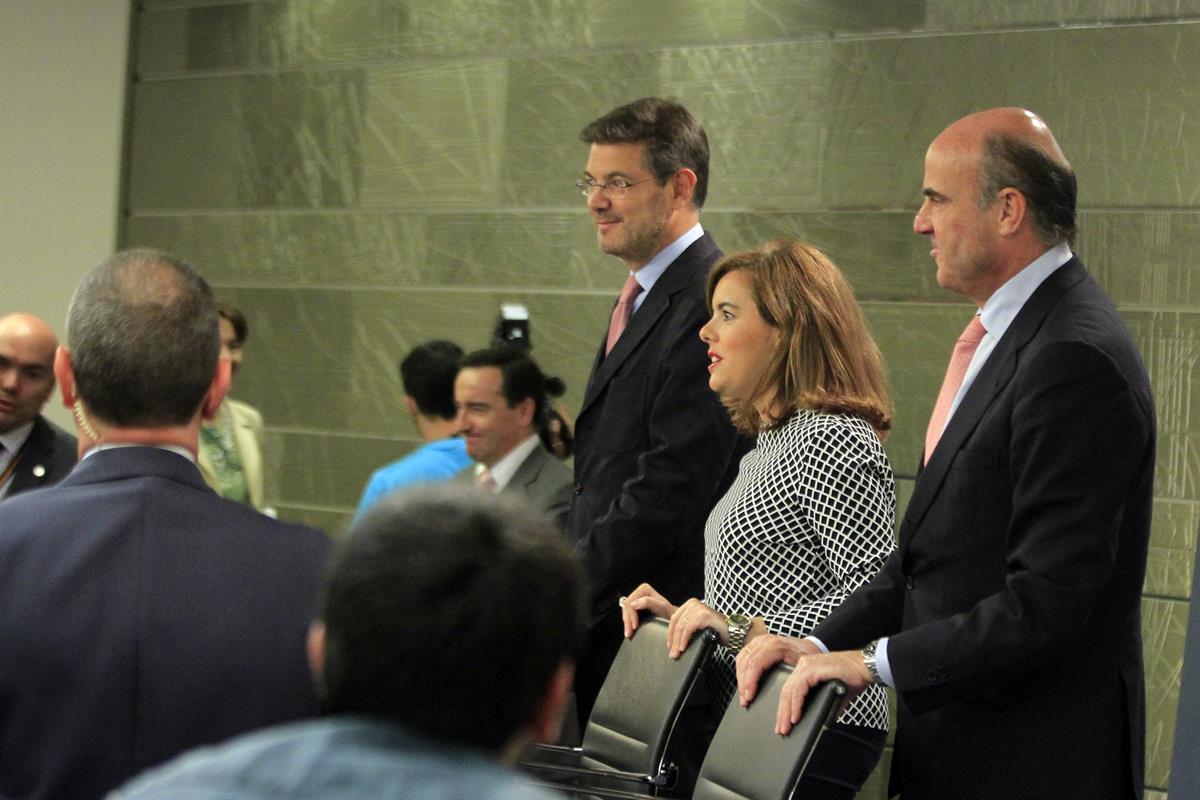 3/07/2015. Consejo de Ministros: Sáenz de Santamaría, De Guindos y Catalá. La vicepresidenta del Gobierno, ministra de la Presidencia y port...