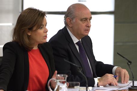 6/03/2015. Consejo de Ministros: Sáenz de Santamaría y Fernández Díaz. La vicepresidenta del Gobierno, ministra de la Presidencia y portavoz...