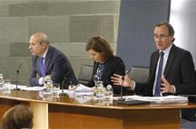 Soraya Sáenz de Santamaría, Alfonso Alonso y José Antonio Wert (Foto: Pool Moncloa)