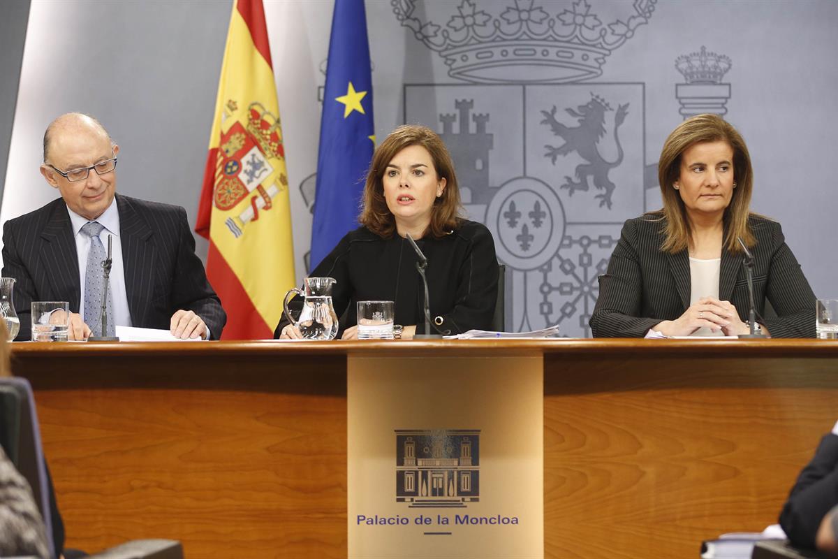 20/03/2015. Consejo de Ministros: Sáenz de Santamaría, Montoro y Báñez. La vicepresidenta del Gobierno, ministra de la Presidencia y portavo...
