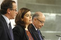 Alfonso Alonso, Soraya Sáenz de Santamaría y Cristóbal Montoro (Foto: Pool Moncloa)