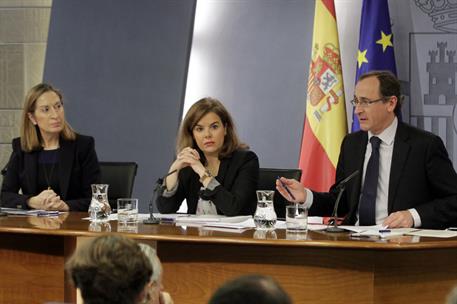 23/01/2015. Consejo de Ministros: Sáenz de Santamaría, Pastor y Alonso. La vicepresidenta del Gobierno, la ministra de Fomento y el ministro...