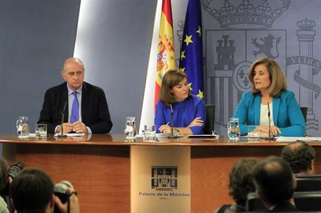 24/07/2015. Consejo de Ministros: Sáenz de Santamaría, Fernández Díaz y Báñez. La vicepresidenta del Gobierno, ministra de la Presidencia y ...
