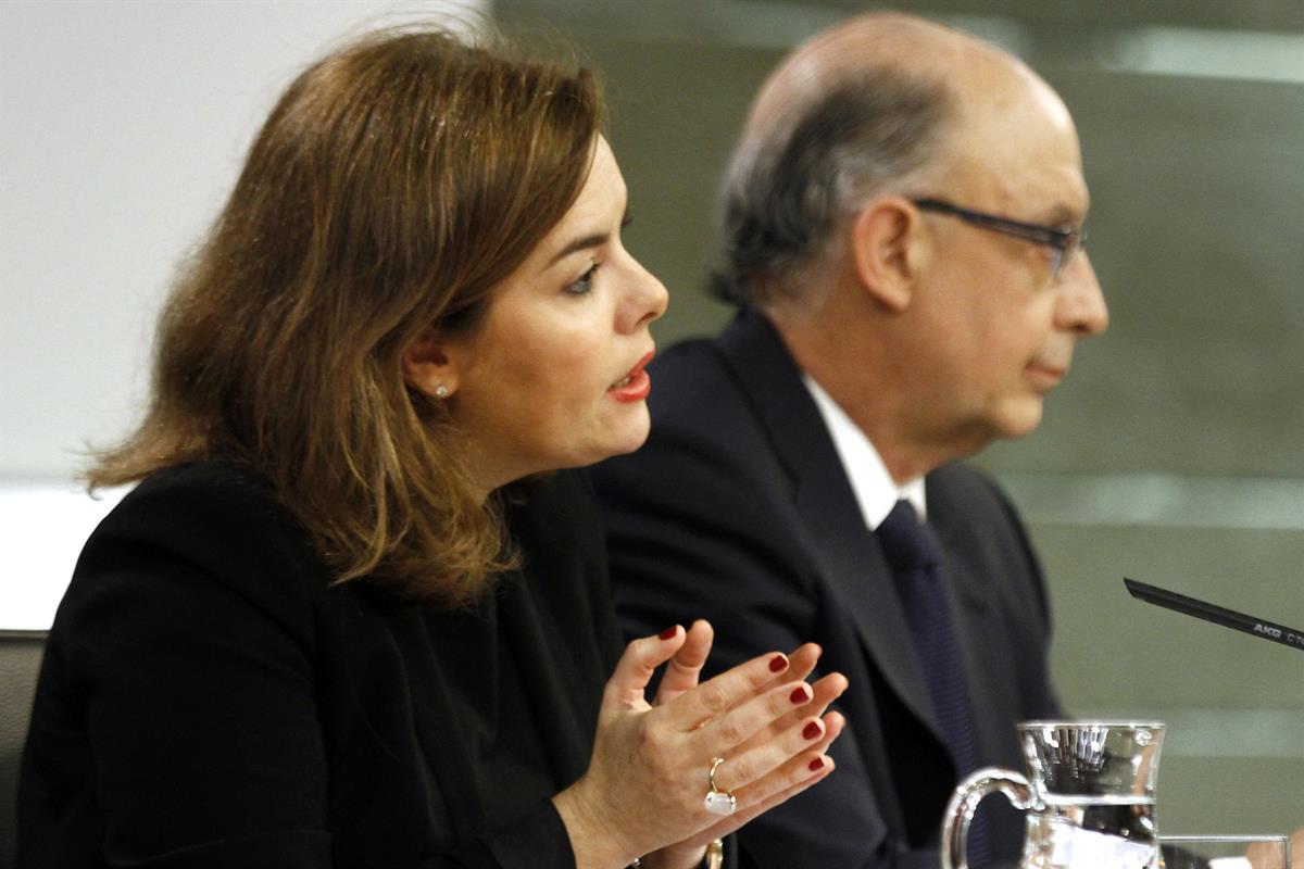 27/03/2015. Consejo de Ministros: Sáenz de Santamaría y Montoro. La vicepresidenta del Gobierno, ministra de la Presidencia y portavoz del G...