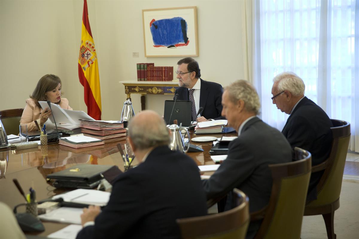 28/08/2015. Reunión del ejecutivo para celebrar el Consejo de Ministros.. El Gabinete reunido en el Palacio de la Moncloa para la celebració...