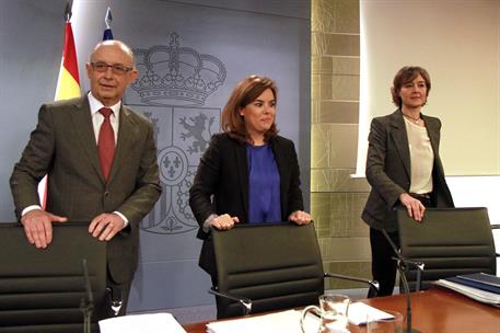 9/01/2015. Consejo de Ministros: Sáenz de Santamaría, Montoro y García Tejerina. La vicepresidenta del Gobierno, ministra de la Presidencia ...