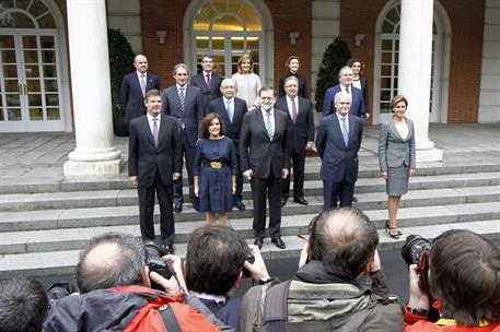 4/11/2016. Gobierno de la XII Legislatura. Los miembros del Gobierno de la XII legislatura posan para la foto de familia antes de dar comien...