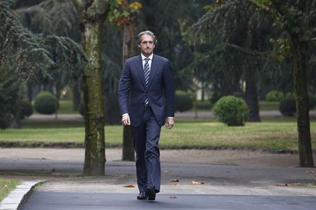 4/11/2016. Gobierno de la XII Legislatura. El ministro de Fomento, Íñigo de la Serna, a su llegada a la reunión del Consejo de Ministros en ...