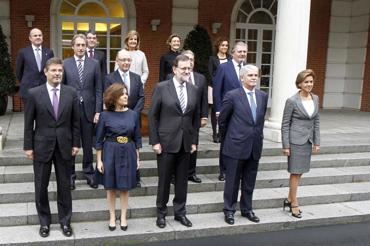 4/11/2016. Foto de familia del Gobierno de la XII legislatura. Los miembros del Gobierno de la XII legislatura posan para la foto de familia...