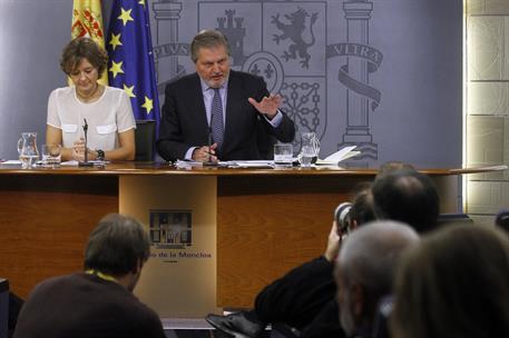 11/11/2016. Consejo de Ministros: Méndez de Vigo y García Tejerina. El ministro de Educación, Cultura y Deporte y portavoz del Gobierno, Íñi...