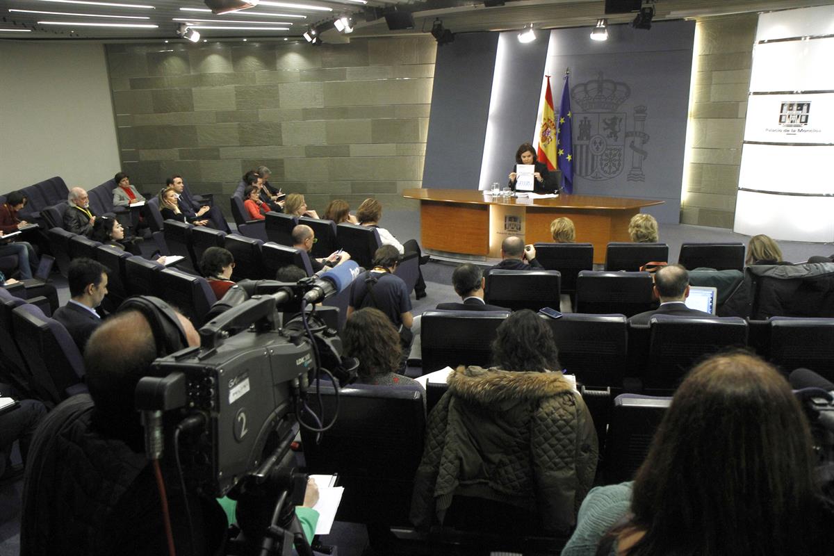 12/02/2016. Consejo de Ministros: Sáenz de Santamaría. La vicepresidenta del Gobierno, Soraya Sáenz de Santamaría, durante la rueda de prens...