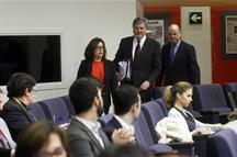 Soraya Sáenz de Santamaría, Luis de Guindos e Íñigo Méndez de Vigo (Foto: Pool Moncloa)