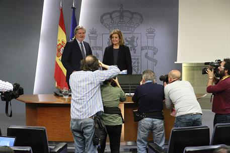 5/05/2017. Consejo de Ministros: Méndez de Vigo y Báñez. El ministro de Educación, Cultura y Deporte y portavoz del Gobierno, Íñigo Méndez d...