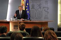 El portavoz del Ejecutivo, Íñigo Méndez de Vigo, en la rueda de prensa tras el Consejo de Ministros (Foto: Pool Moncloa)