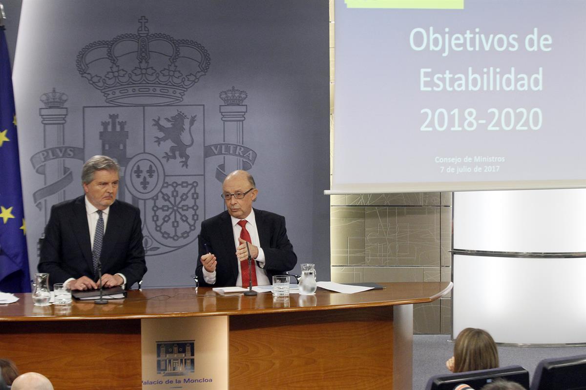 7/07/2017. Consejo de Ministros: Méndez de Vigo y Montoro. El ministro de Educación, Cultura y Deporte y portavoz del Gobierno, Íñigo Méndez...